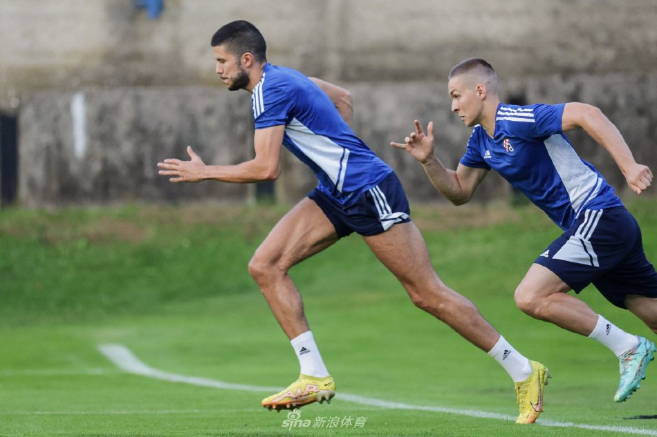 牵制曼联在 牵制曼联在