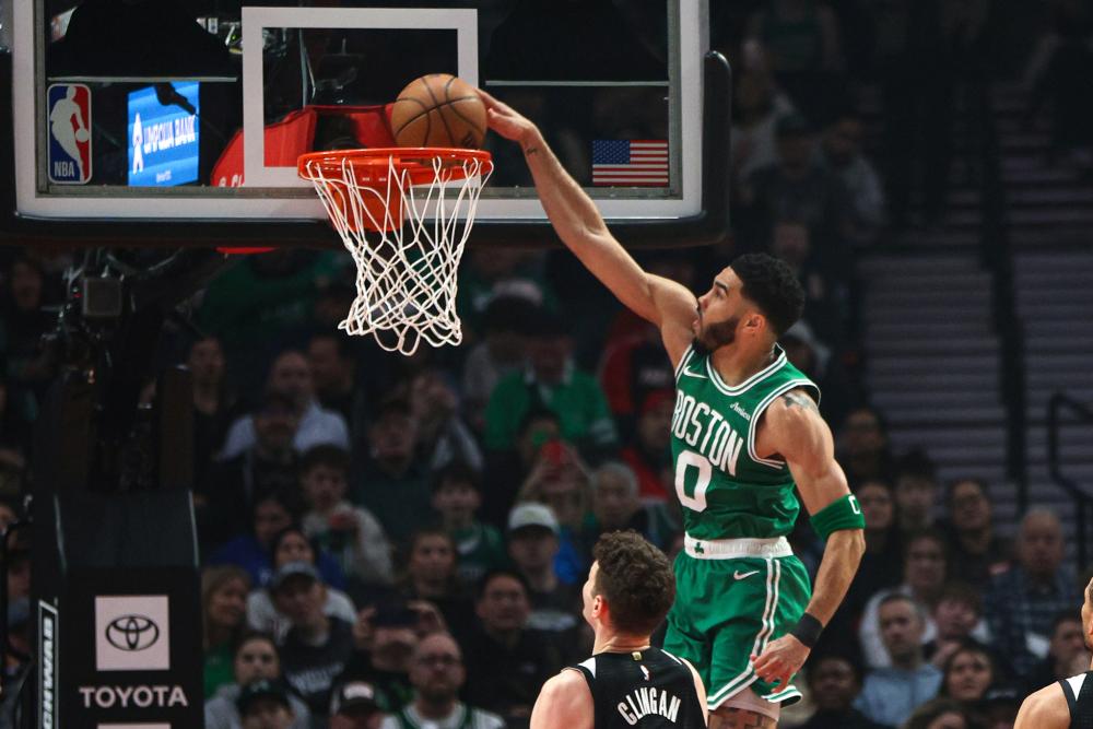 71岁伊万回到老家！急着抱孙子 国足下课没获赔偿 不退休继续捞钱